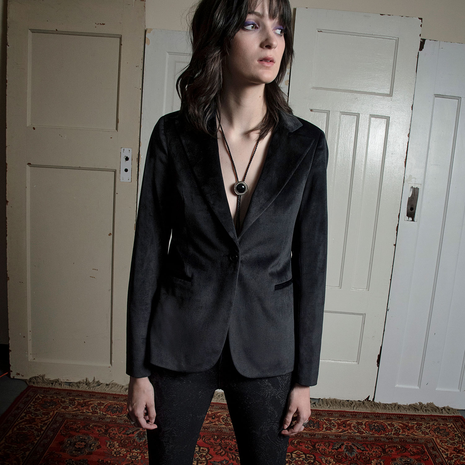 Delilah women's black velvet blazer