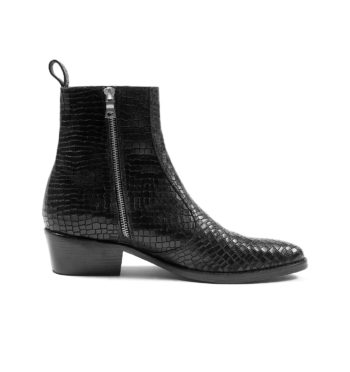 The Richards is a women’s black snakeskin, premium leather boot featuring a side ankle zipper closure and stacked heel.