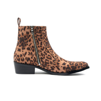 The Vegan Richards is a men’s leopard boot with a side ankle zipper closure and lined with vegan leather.