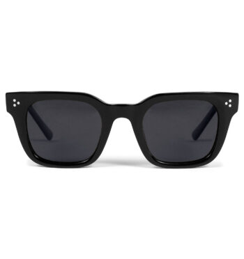 A timeless sunglasses shape that’s effortlessly cool. Hand-crafted, black acetate frames with polarized lenses.