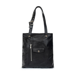 The Passenger black leather tote bag is your everyday bag, ideal for carrying all essentials.