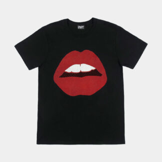 A nod to vintage pop art and glam rock. An oversized graphic that does all the talking. Short sleeve t-shirt made from soft cotton. Printed in-house in Chicago. This is our Everyday fit.
