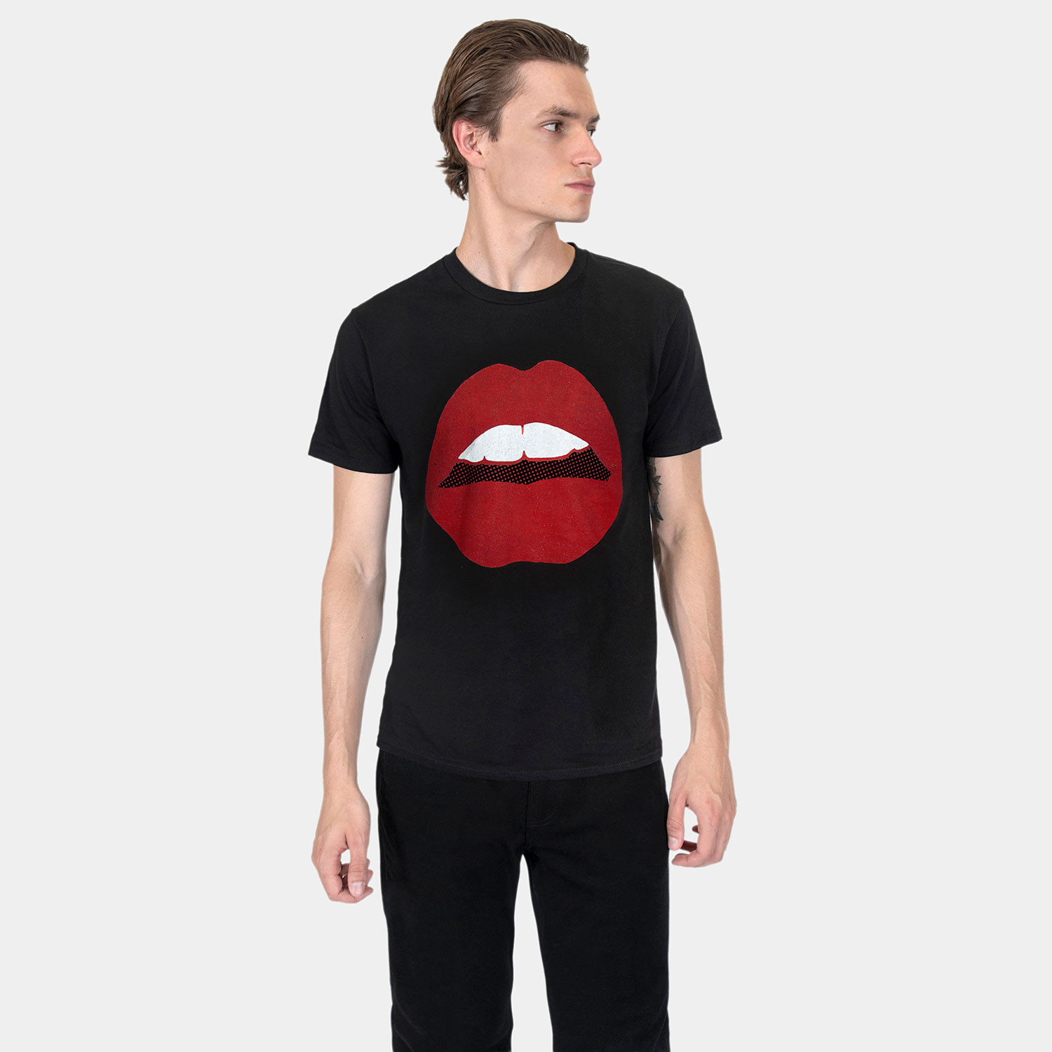 A nod to vintage pop art and glam rock. An oversized graphic that does all the talking. Short sleeve t-shirt made from soft cotton. Printed in-house in Chicago. This is our Everyday fit.